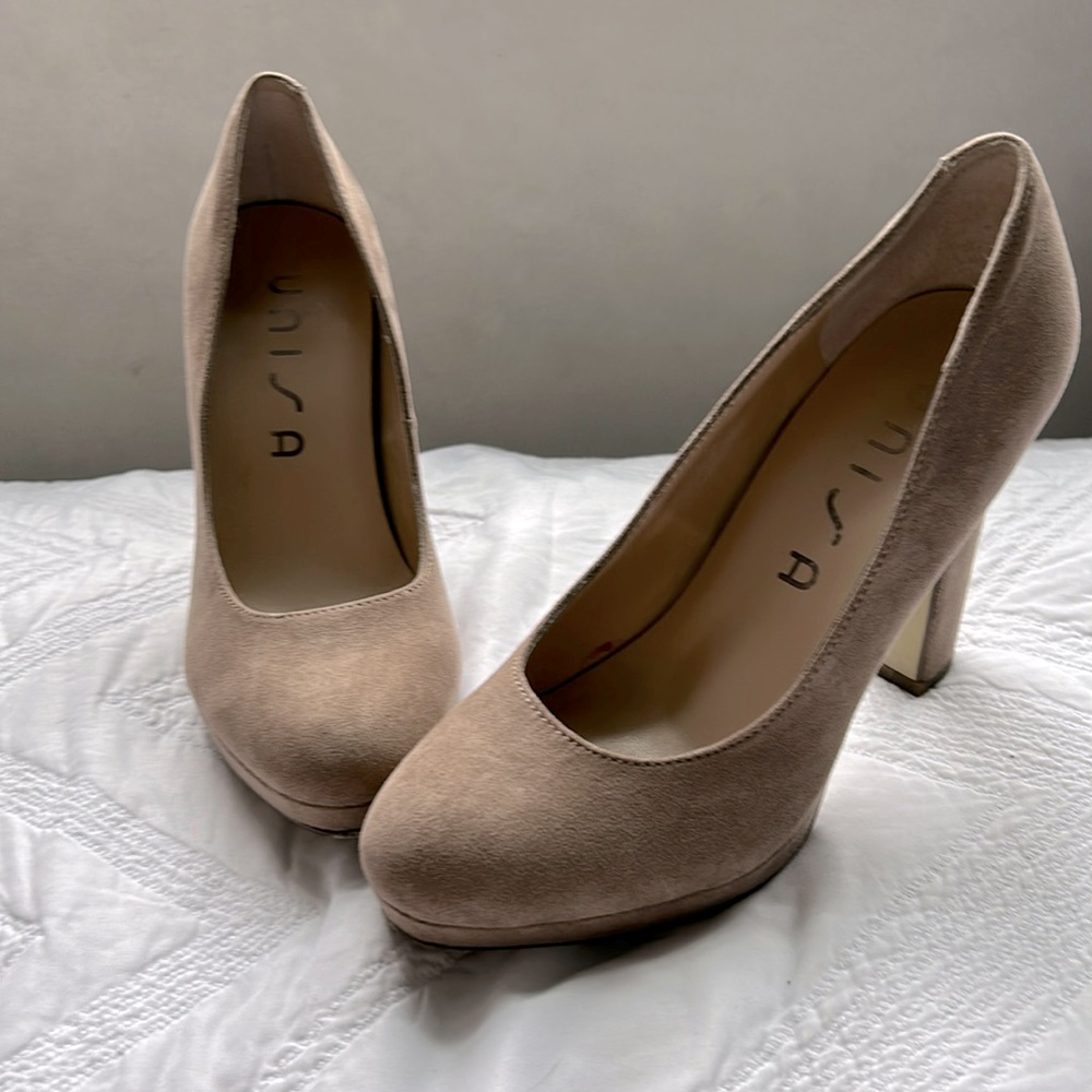 Unisa platform pumps